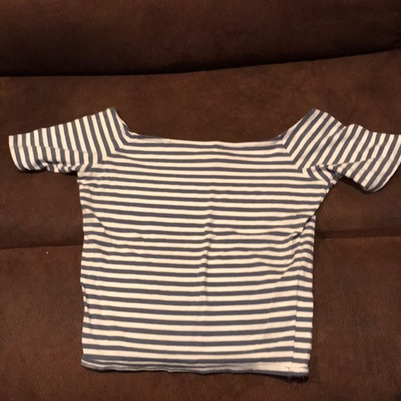 a shirt - Picture 1 of 3